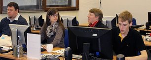 Teilnehmende des Workshops zu Unterstützenden Computertechnologien bei barrierefrei kommunizieren! Bonn