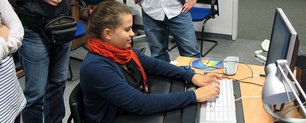 Teilnehmerin des Workshops zu unterstützenden Technologien