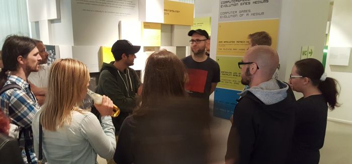 AG Medien beim Besuch im Computerspielemuseum Berlin.